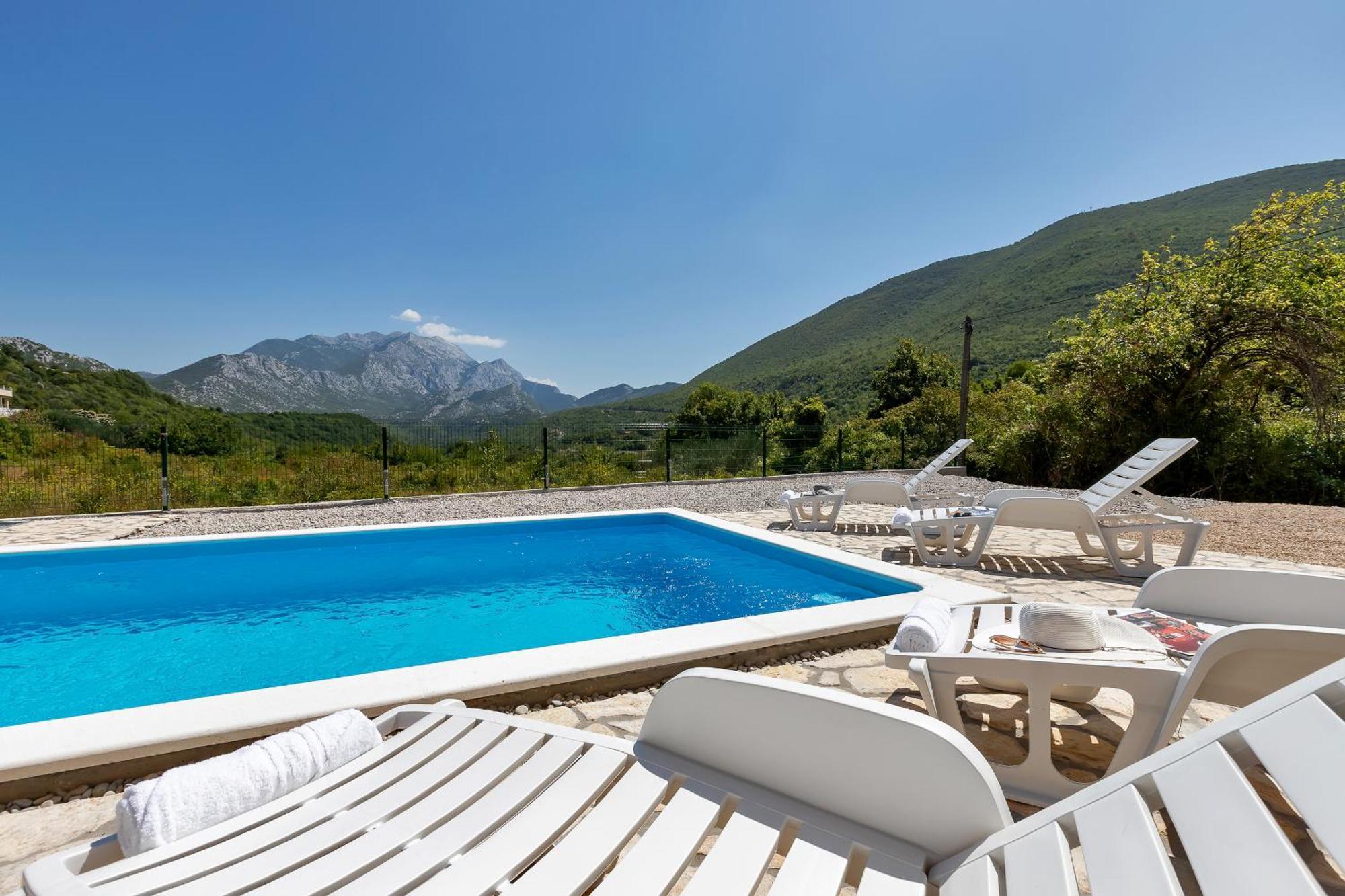 Charming Holiday Home Dolac In Rural Area With Pool Slime Exterior photo